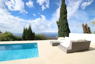 Image de Belle maison pour 4p. Piscine privée chauffée, Wi-Fi, à 9min de la plage