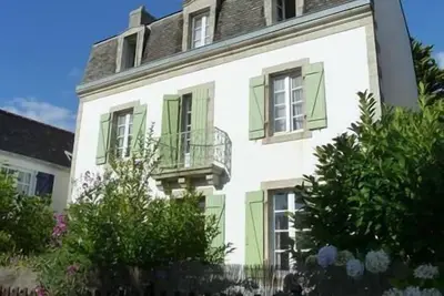 Image de Villa familiale avec jardin, à proximité de la plage.