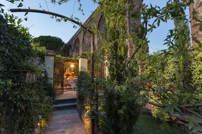 Image de Offrez-vous un appartement dans une ferme avec un jacuzzi face Ă la ville!