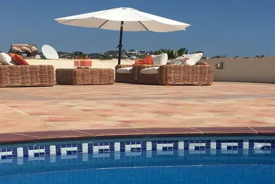 Image de Magnificent views, 800m from the Beach, Spacious Private Pool & Roof-top Terrace