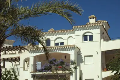 Image de Penthouse de 2 chambres avec grande terrasse ensoleillée