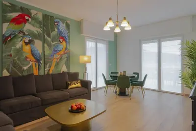Image de Maison Emy: Penthouse ensoleillé avec des boîtes privées air -WiFi-SkyTV Climatisé