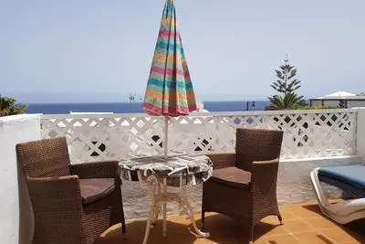 Image de Studio climatisé, piscine, vue sur la mer, Wi-Fi, télévision britannique et irlandaise + sports