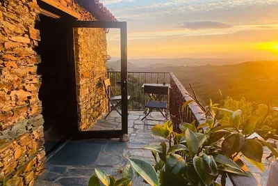 Image de Bela Vista Alqueve, piscine privée avec vue imprenable et chalet en ardoise