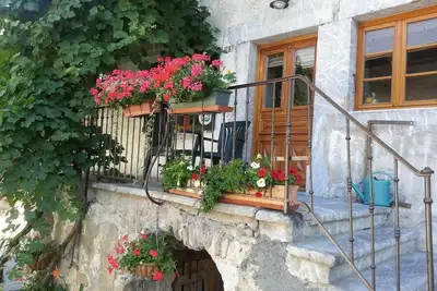 Image de Cosy Maison de Campagne dans un village calme