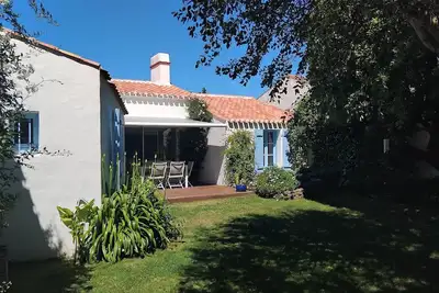 Image de Villa avec jardin clos au bord de mer