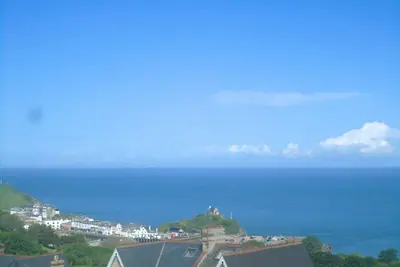 Image de Vue imprenable sur la mer, à pied de la plage \/ du port, avec parking, taux d'occupation inférieurs