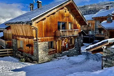 Image de Chalet La Mura: Grand confort, retour skis aux pieds 10 personnes