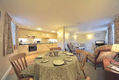 Image de Maison de campagne accueillante dans la cour calme dans le village de Grasmere avec parking privé