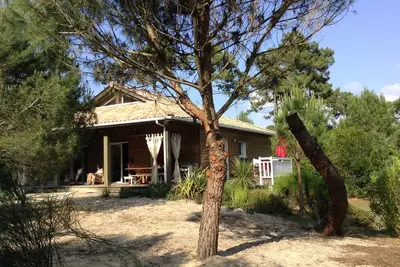 Image de Vallons du Ferret - Le Canon. Maison de famille 6 à 8 p, jardin clos et paysagé, décoration soignée