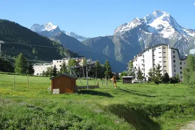 Image de Grand studio de 33 m² balcon plein sud au pied des pistes vue sur les pistes