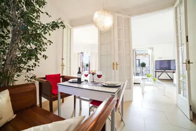 Image de Appartement De Luxe Platine Avec Balcon. promotions!