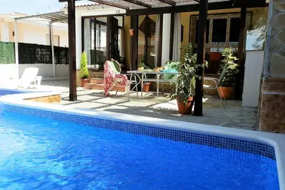 Image de Casa Bic-Ci, Idéal pour vos vacances, proche de la mer, wifi gratuit, air climatisé en option, piscine privée, animeaux de compagnie autorisés, plage pour chiens