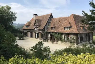 Image de proche deauville ancien manoir restaure 9chambres 8 s de bains et piscine