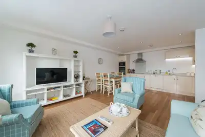 Image de Appartement Central avec Parking, 2 chambres et 2 salles de bain
