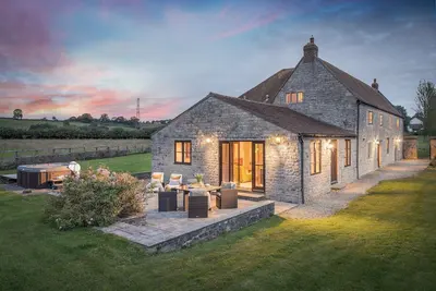 Image de Ferme luxueusement rénovée avec bain à remous