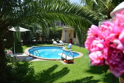 Image de Accueillant, en été, vous pouvez aproffittare sa piscine privée