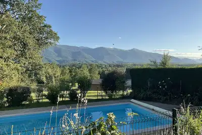Image de Maison béarnaise spacieuse, magnifique vue sur les montagnes et piscine chauffée