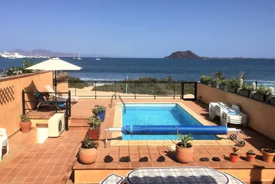 Image de Villa front de mer avec piscine privée chauffée, Corralejo