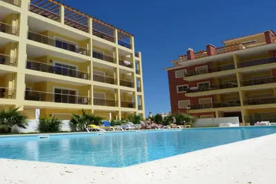 Image de Appartement de luxe avec vue sur la piscine à 1 lit dans la ville de Lagos, idéal pour la plage, Wifi