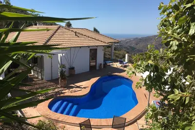 Image de Belle villa de 3 chambres avec piscine privée et vue imprenable près de Competa.