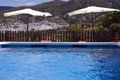 Image de Maison rurale avec piscine privée, barbecue, Wifi et belle vue sur les montagnes