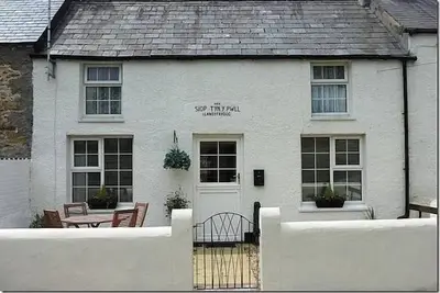 Image de \"The Old Shop\" - \"A Hidden Gem in Llandyfrydog\" avec wifi gratuit - Animaux acceptés