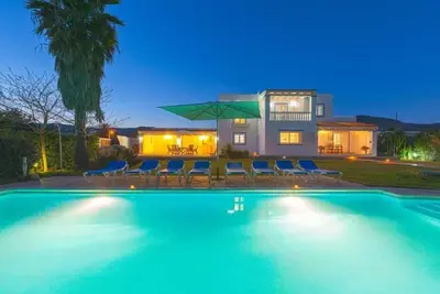 Villa with pool. Very close to Ibiza and Playa d'en Bossa