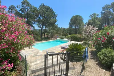 Image de Grande Villa dans les collines avec piscine pour 6 a 10 personnes