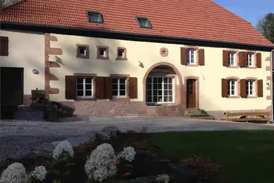 Image de Grande ferme vosgienne en pleine nature entre Strasbourg et Colmar