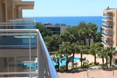 Image de Appartement avec piscine et terrasse avec vue sur la mer