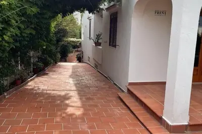 Image de Greek/Mediterranean style villa of 200 sqm, with elegant interiors, family friendly