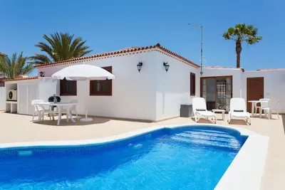 Image de Ensoleillé luxe Villa Avec piscine privée chauffée