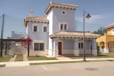 Image de Frontline de luxe, 4 chambres, 3 salles de bain, piscine chauffée, exposition sud, 5 * MarMenor Golf Resort
