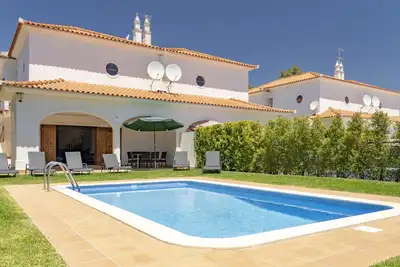 Image de Vale do Lobo: Villa Private Pool, WiFi gratuit, Sky Tv & A / C dans un cul-de-sac tranquille
