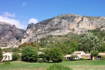 Image de Maison de vacances Climatisée a 500 du village à Moustiers Sainte-marie