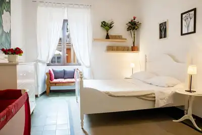 Image de Campo dei Fiori-Pettinari Apt. Confortable, grand, avec ascenseur.