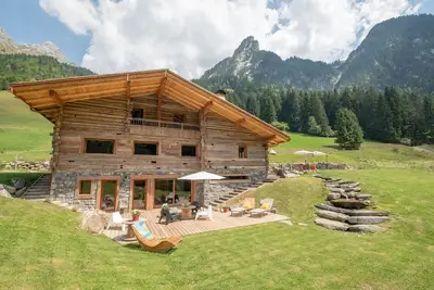 Image de Location de charme avec piscine et sauna