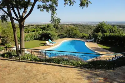 Image de Villa avec vues panoramiques et piscine chauffée privée