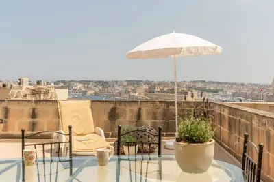Image de Valletta penthouse:terrace views of Grand Harbour, Central Valletta apartment, private terrace with
