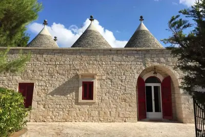 Image de Villa Trullo magnifiquement rénovée avec piscine d'eau salée