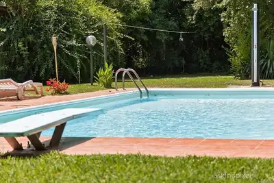 Image de Dernière minute Élégant appartement dans villa avec piscine