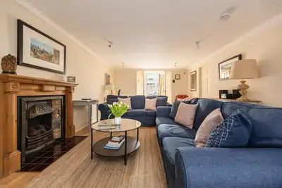 Propriété très centrale: 5-6ppl