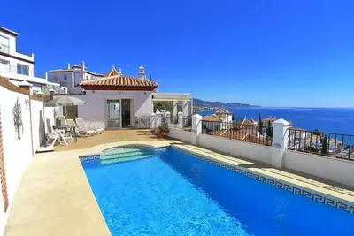 Image de Moderne, spacieuse, villa individuelle avec piscine privée, A \/ C, Free wi-fi