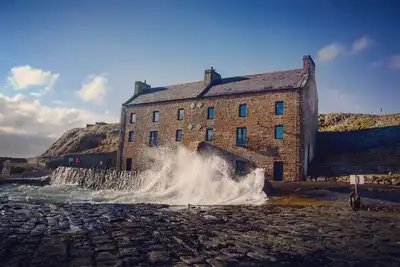 Image de Luxueuse maison historique en bord de mer sur la côte nord 500 - Noël disponible!