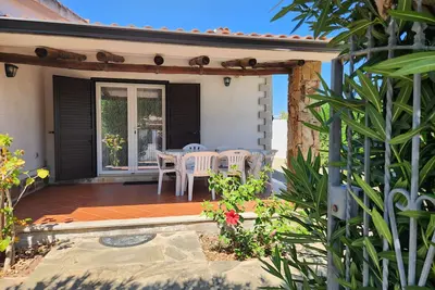 Image de Villa avec parking et véranda à 900 m de la plage - San Teodoro