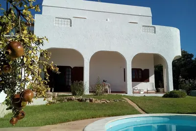 Image de Villa avec piscine privée - 7 Km de la plage