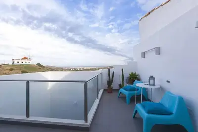 Image de Vues spectaculaires sur la mer et les dunes avec terrasse Ă Carrapateira
