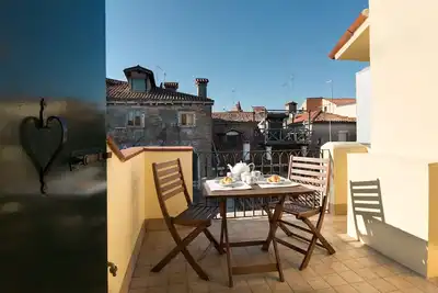 Apartment with private terrace in S. Polo in the heart of Venice