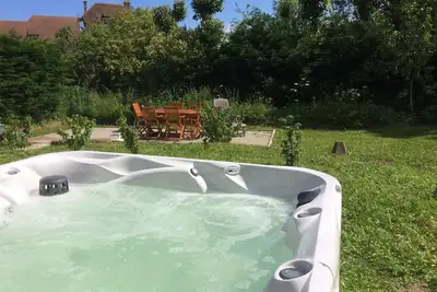 Image de Maison classée indépendante 8\/9 pers avec jacuzzi à 100m de la plage et commerce